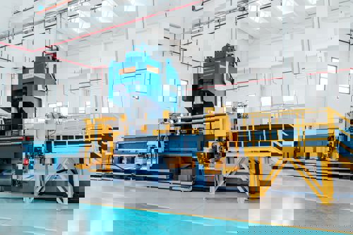 Enderezadora de gran resistencia: precisión y automatización en el procesamiento de materiales complejos