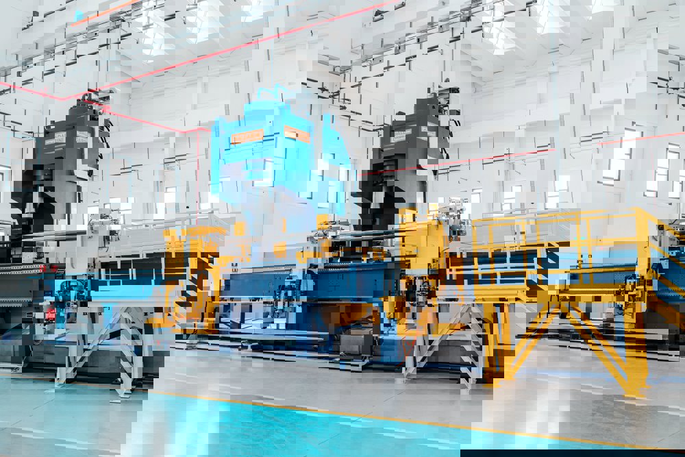 Enderezadora de gran resistencia: precisión y automatización en el procesamiento de materiales complejos